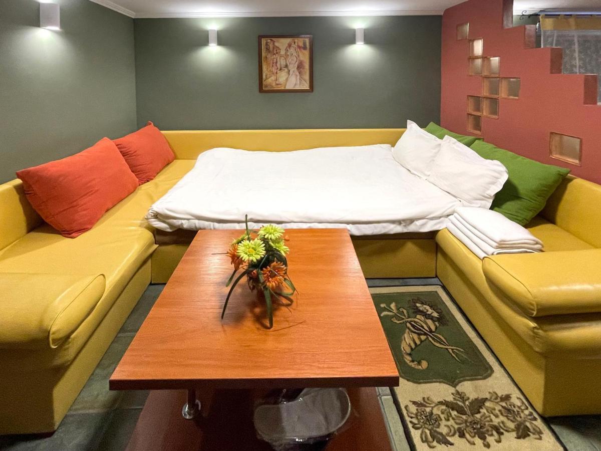 Economy Room In Hotel Eney ลวีฟ ห้อง รูปภาพ